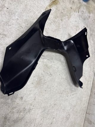 Tapa manillar inferior suzuki burgman 400 2009