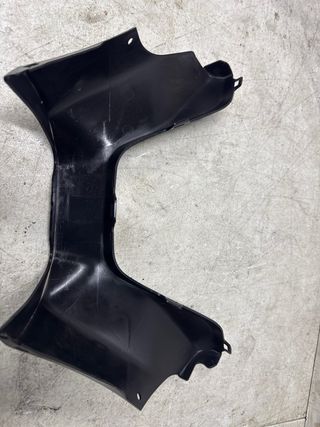 Tapa manillar inferior suzuki burgman 400 2009