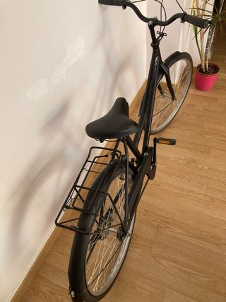 Bicicleta de paseo negra