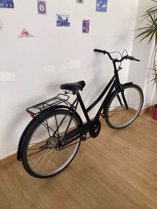 Bicicleta de paseo negra