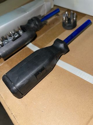 Destornillador carraca multiusos con puntas