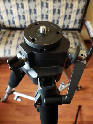 Trípode Estudio Grande con Ruedas