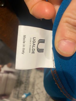 Chaqueta elegante naranja con capucha marca Ugalde