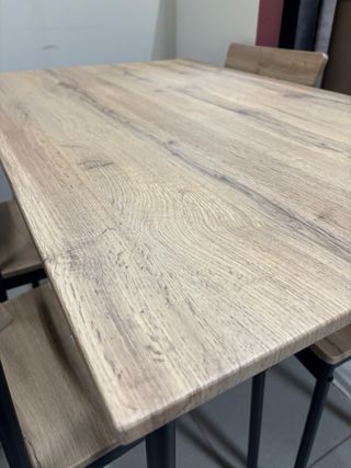 Mesa y 4 Sillas Comedor color madera y Metal