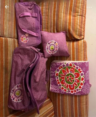 Pack 2 maletas, cojín y toalla