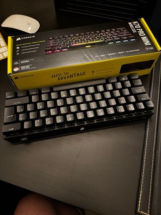 Corsair K70 PRO MINI WIRELESS Teclado Mecánico