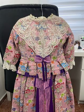 Traje de Fallera Rosa Floral y 2 pares de zapatos