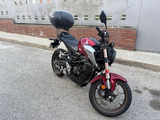 Honda CB125R Roja