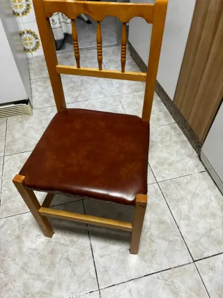 Mesa y 4 Sillas Comedor