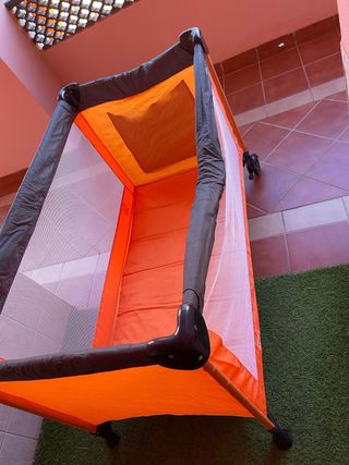 Cuna de viaje plegable naranja