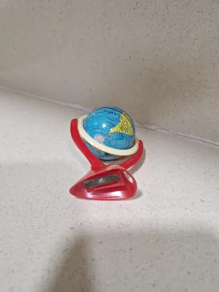 Sacapuntas vintage globo terráqueo años 60
