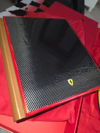Portafoto Ferrari Pelle e Fibra di Carbonio