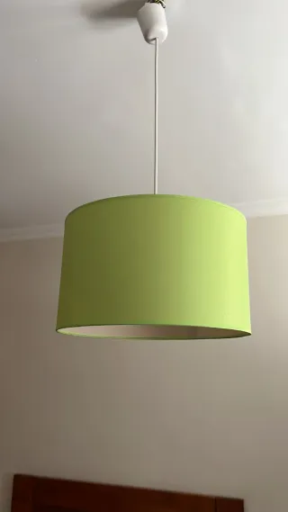 Lámpara de tela verde