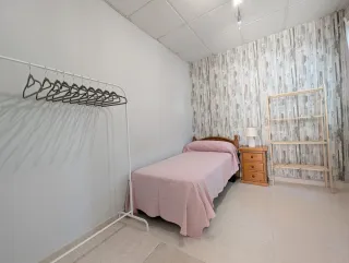 Cama 90 + cabecero + mesita