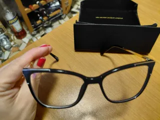 Occhiali da vista neri e oro con custodia