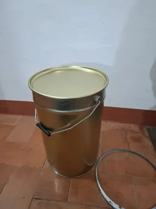 Fusto metallico contenitore/sgabello