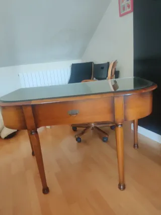 Escritorio antiguo madera y cristal