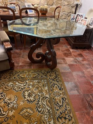 Mesa de comedor nogal macizo + cristal.