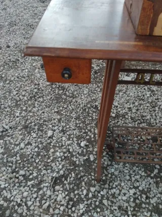 Máquina de coser antigua de madera ALFA