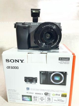 Cámara Sony A6000 + Objetivo 16-50mm