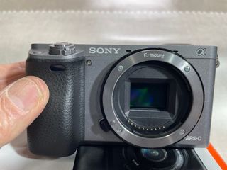 Cámara Sony A6000 + Objetivo 16-50mm