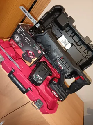 Sierra Sable 20V + Batería + cargador Parkside