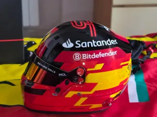 Casco Carlos Sainz 2024 Ferrari