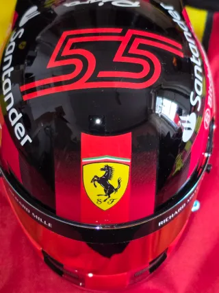 Casco Carlos Sainz 2024 Ferrari