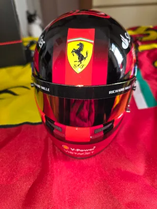 Casco Carlos Sainz 2024 Ferrari