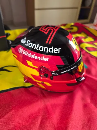 Casco Carlos Sainz 2024 Ferrari