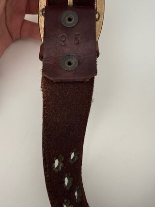 Cinturón de piel marrón