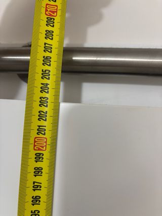 Puerta corredera con riel guia de superficie