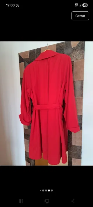 Gabardina roja mujer