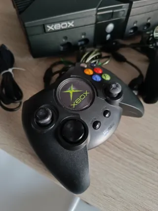 Xbox Clásica Negra + 2 Mandos