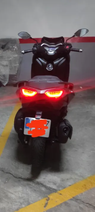 Yamaha XMAX 300cc Scooter Negro