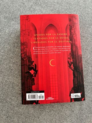 Casa de tierra y sangre (Ciudad Medialuna 1)