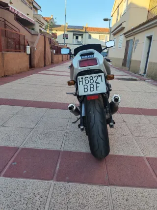 Yamaha TZR250 3XV - Carenado y Cuadro