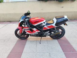 Yamaha TZR250 3XV - Carenado y Cuadro