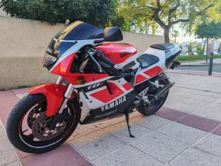 Yamaha TZR250 3XV - Carenado y Cuadro