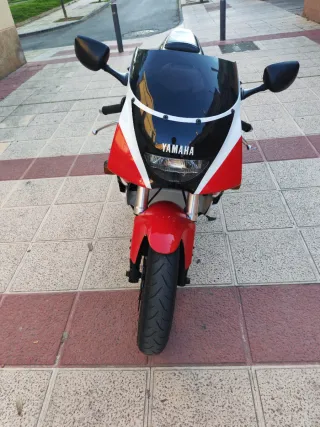 Yamaha TZR250 3XV - Carenado y Cuadro