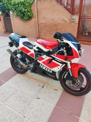 Yamaha TZR250 3XV - Carenado y Cuadro