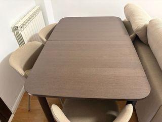 Mesa comedor extensible IKEA + 4 sillas beige