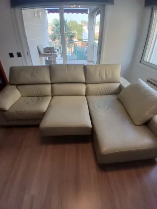 Sofá Chaiselong de Piel color Marfil