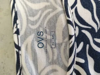 T-shirt blu e bianca taglia L