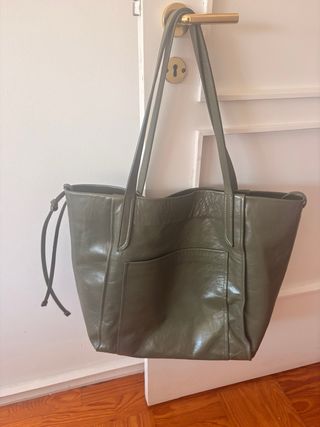 Mala de pele verde Zara