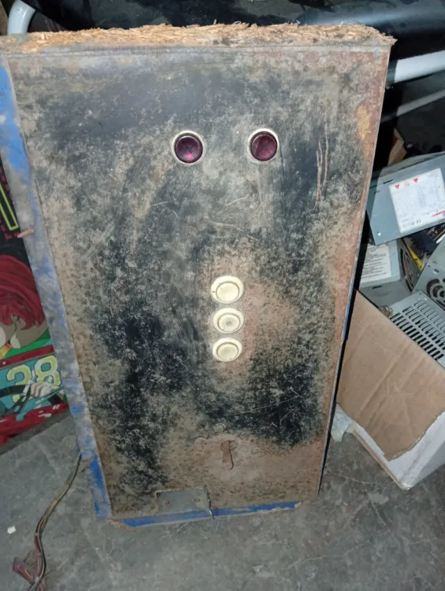 Tablero mandos arcade antiguo