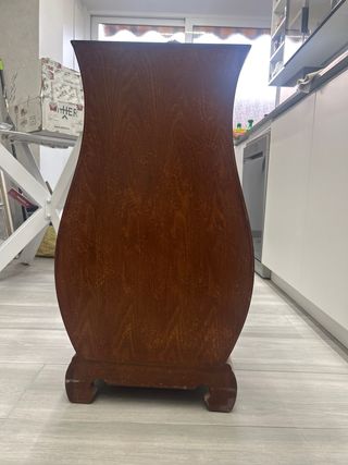 Cómoda vintage de madera con cajones