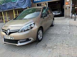 Renault Scenic pegatina C de la DGT