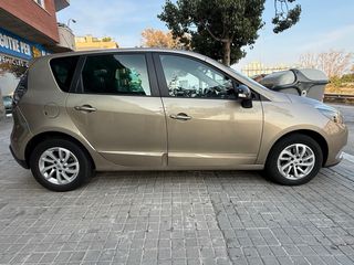 Renault Scenic pegatina C de la DGT