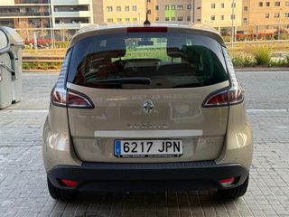 Renault Scenic pegatina C de la DGT